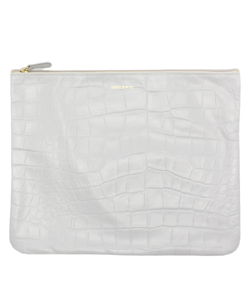 UNITED ARROWS（ユナイテッドアローズ）の「＜BARDOT ROSE(バルドロゼ＞ ジェントルクロコ BIG クラッチ† ◆¨（クラッチバッグ・レディース・ホワイト/ブラック/ベージュ/ピンク/イエロー/ロイヤルブルー/グレー/オレンジ/ネイビー/その他1/コバルトブルー/オフホワイト/ダークグレー/ワインレッド/その他2/ゴールド/その他3/その他4/その他5・フリー）」の3枚目の写真