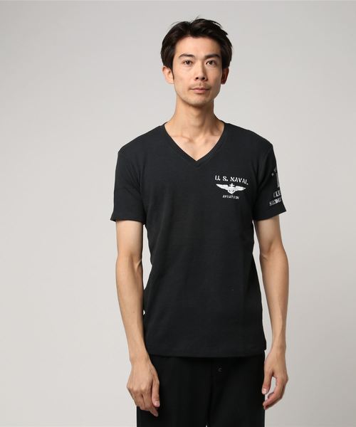 AVIREX（アヴィレックス）の「AVIREX/アヴィレックス/ワッフル Vネック ビッグE/WAFFLE V NECK T  BIG E（Tシャツ/カットソー・メンズ・ブラック/ライトブルーグレー/バーガンディー/ホワイト・SMALL/MEDIUM/LARGE/X-LARGE）」の2枚目の写真