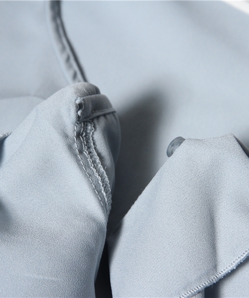 Chico（チコ）の「フリルブラウス（シャツ/ブラウス・レディース・オフホワイト/ベージュ/ロイヤルブルー・FREE）」の5枚目の写真