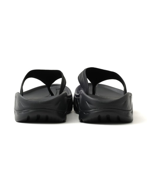 HOKA(ホカ)の「HOKA ORA RECOVERY FLIP (Black/Dark Gull Gray)(サンダル・メンズ・ブラック・26.0cm/27.0cm/28.0cm/29.0cm/25.0cm)」の3枚目の写真