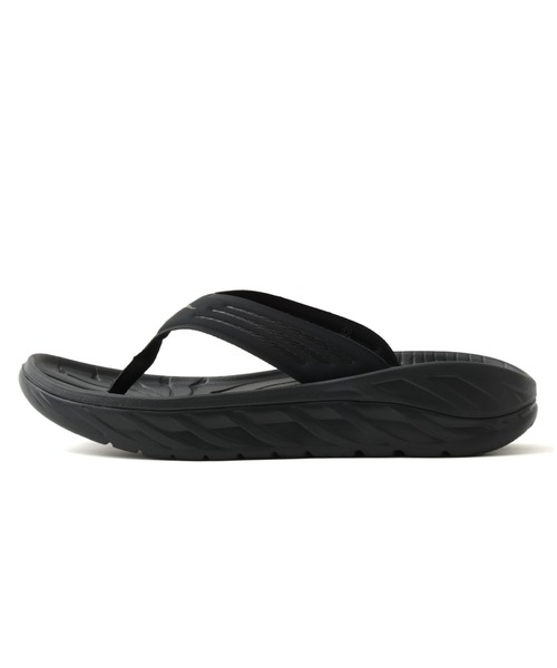 HOKA(ホカ)の「HOKA ORA RECOVERY FLIP (Black/Dark Gull Gray)(サンダル・メンズ・ブラック・26.0cm/27.0cm/28.0cm/29.0cm/25.0cm)」の4枚目の写真