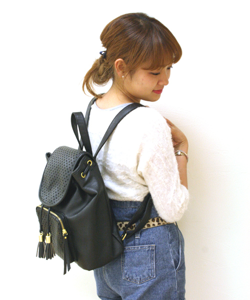 one after another NICE CLAUP（ワンアフターアナザーナイスクラップ）の「【ナイスクラップ】かわいいリュック（バックパック/リュック・レディース・アイボリー/ブラック/ブルー・FREE）」の3枚目の写真