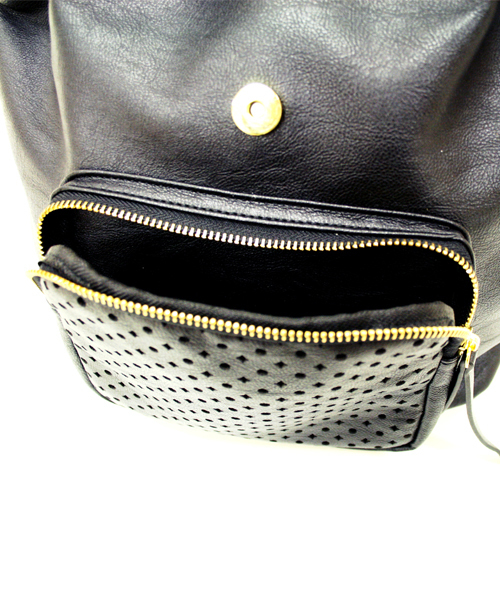 one after another NICE CLAUP（ワンアフターアナザーナイスクラップ）の「【ナイスクラップ】かわいいリュック（バックパック/リュック・レディース・アイボリー/ブラック/ブルー・FREE）」の8枚目の写真