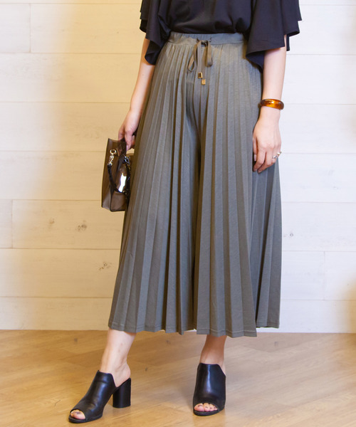 B.I.D.(ビーアイディー)の「BID / Accordion Color Pants(その他パンツ・レディース・カーキ/ベージュ/アイボリー/グレー/ブラック/マスタード・FREE)」の5枚目の写真
