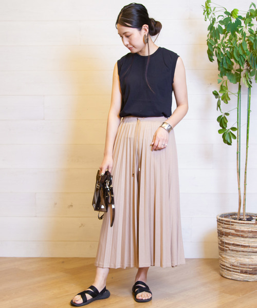 B.I.D.(ビーアイディー)の「BID / Accordion Color Pants(その他パンツ・レディース・カーキ/ベージュ/アイボリー/グレー/ブラック/マスタード・FREE)」の22枚目の写真