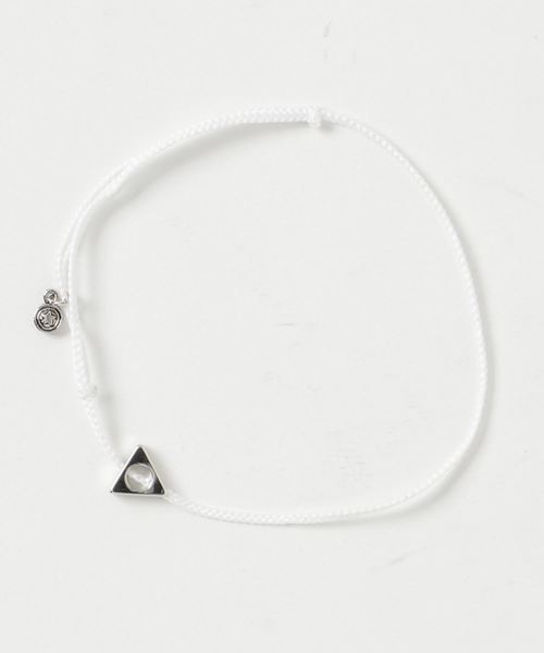 TopIsm（トップイズム）の「トライアングルデザインアンクレット（アンクレット・メンズ・ホワイト/ブラック/グレー/レッド/グリーン・F）」の2枚目の写真