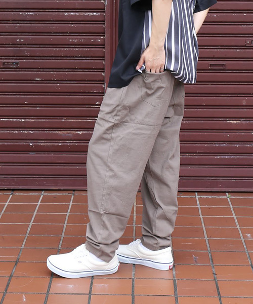 revertical(リバーティカル)の「無地 リラックス アンクル テーパードパンツ(スラックス・メンズ・ブラック/ベージュ/モカ・M/L)」の16枚目の写真