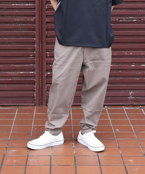 revertical(リバーティカル)の「無地 リラックス アンクル テーパードパンツ(スラックス・メンズ・ブラック/ベージュ/モカ・M/L)」の17枚目の写真