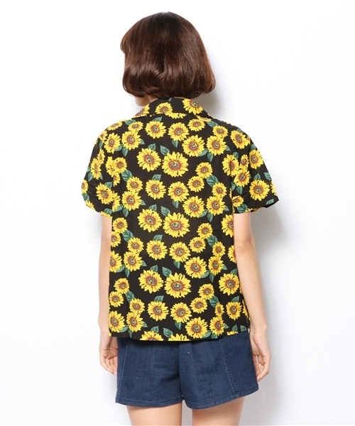 WEGO（ウィゴー）の「WEGO/ヒマワリ柄半袖シャツ（シャツ/ブラウス・レディース・オフホワイト/ブラック・FREE）」の5枚目の写真