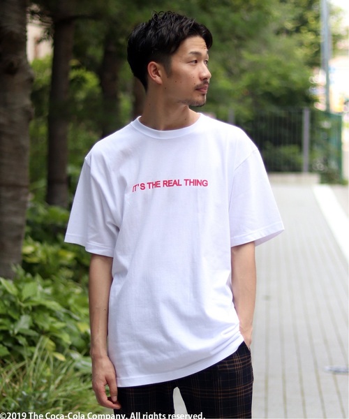 417 EDIFICE(フォーワンセブンエディフィス)の「COCA-COLA / BACK PRINT PHOTO T-SH(Tシャツ/カットソー・メンズ・ホワイト/ブラック・SMALL/MEDIUM/LARGE/X-LARGE)」の3枚目の写真