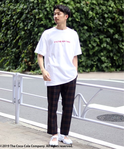 417 EDIFICE(フォーワンセブンエディフィス)の「COCA-COLA / BACK PRINT PHOTO T-SH(Tシャツ/カットソー・メンズ・ホワイト/ブラック・SMALL/MEDIUM/LARGE/X-LARGE)」の5枚目の写真