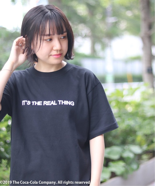 417 EDIFICE(フォーワンセブンエディフィス)の「COCA-COLA / BACK PRINT PHOTO T-SH(Tシャツ/カットソー・メンズ・ホワイト/ブラック・SMALL/MEDIUM/LARGE/X-LARGE)」の8枚目の写真