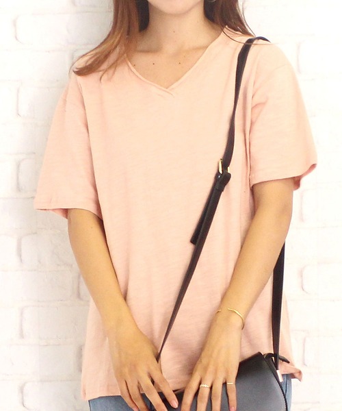 Amulet(アミュレット)の「シンプルVネックTシャツ(Tシャツ/カットソー・レディース・ワインレッド/ホワイト/ブラック/ピンク・XL/M/L)」の1枚目の写真