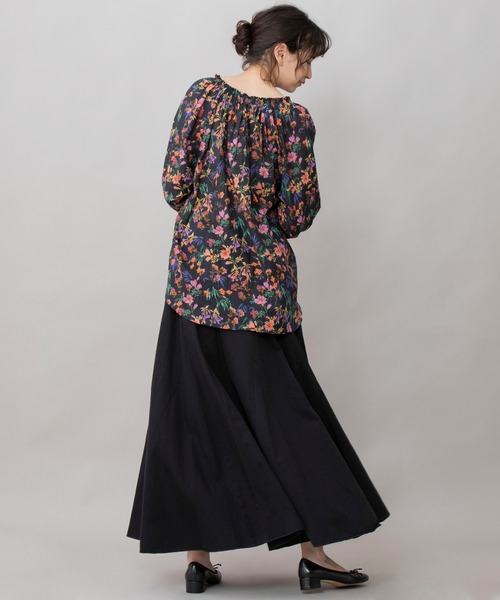 Munich（ミューニック）の「フレンチフラワープリントローン　シャーリングブラウス（シャツ/ブラウス・レディース・ネイビー/アイボリー・FREE）」の18枚目の写真