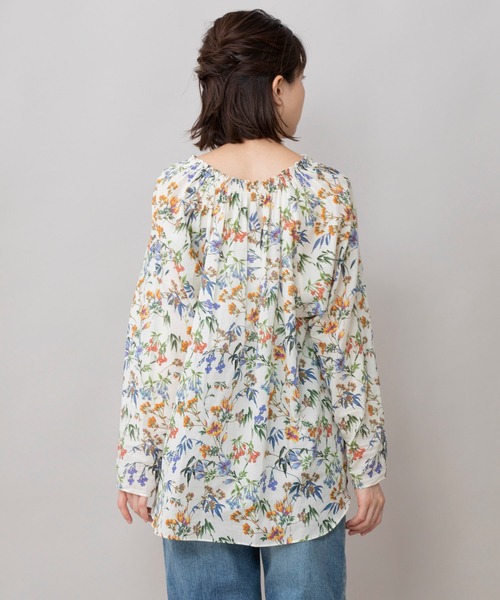 Munich（ミューニック）の「フレンチフラワープリントローン　シャーリングブラウス（シャツ/ブラウス・レディース・ネイビー/アイボリー・FREE）」の14枚目の写真