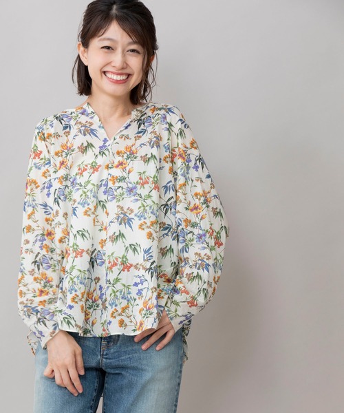 Munich（ミューニック）の「フレンチフラワープリントローン　シャーリングブラウス（シャツ/ブラウス・レディース・ネイビー/アイボリー・FREE）」の12枚目の写真