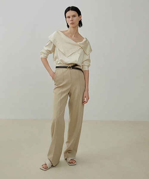 UNSPOKEN（アンスポクン）の「【UNSPOKEN】Big lapel blouse UX20S649chw（シャツ/ブラウス・レディース・ブラック/アイボリー・M/S）」の4枚目の写真