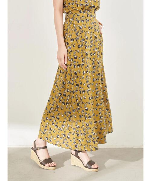 YECCA VECCA（イェッカヴェッカ）の「花柄ロングスカート　＊（スカート・レディース・ネイビー/マスタード・SMALL/MEDIUM）」の6枚目の写真