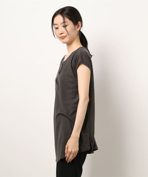 anap mimpi(アナップミンピ)の「2WAYヘンリーワッフルトップス(Tシャツ/カットソー・レディース・グレイッシュベージュ/ホワイト/ダークグレー/ネイビー・FREE)」の6枚目の写真