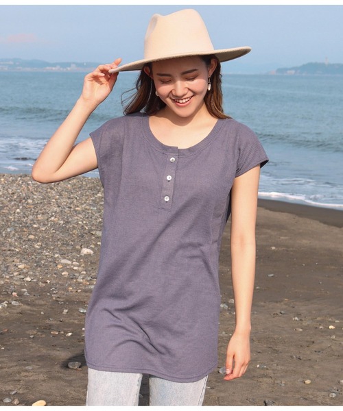 anap mimpi(アナップミンピ)の「2WAYヘンリーワッフルトップス(Tシャツ/カットソー・レディース・グレイッシュベージュ/ホワイト/ダークグレー/ネイビー・FREE)」の4枚目の写真