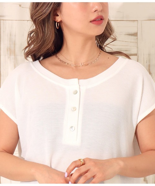 anap mimpi(アナップミンピ)の「2WAYヘンリーワッフルトップス(Tシャツ/カットソー・レディース・グレイッシュベージュ/ホワイト/ダークグレー/ネイビー・FREE)」の16枚目の写真