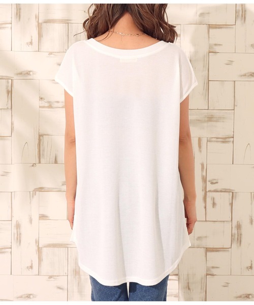 anap mimpi(アナップミンピ)の「2WAYヘンリーワッフルトップス(Tシャツ/カットソー・レディース・グレイッシュベージュ/ホワイト/ダークグレー/ネイビー・FREE)」の5枚目の写真