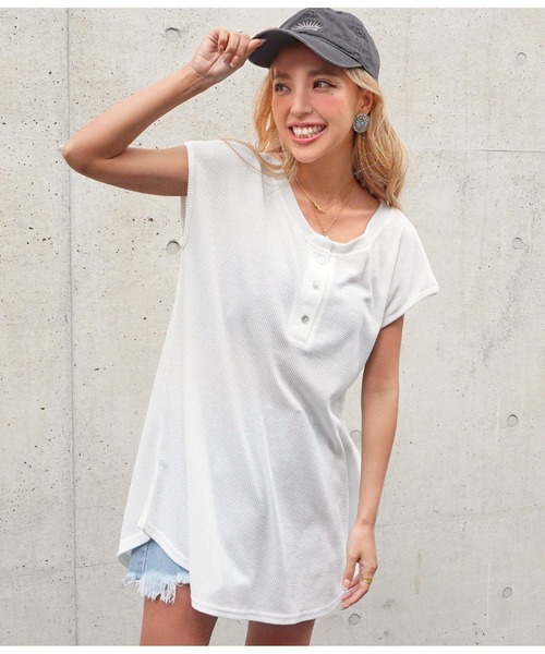 anap mimpi(アナップミンピ)の「2WAYヘンリーワッフルトップス(Tシャツ/カットソー・レディース・グレイッシュベージュ/ホワイト/ダークグレー/ネイビー・FREE)」の20枚目の写真