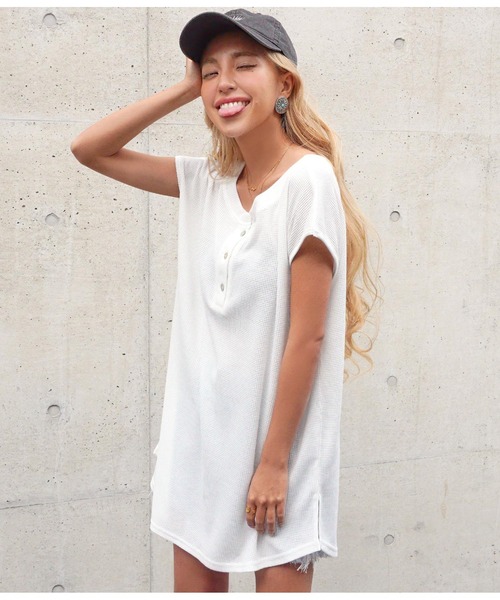 anap mimpi(アナップミンピ)の「2WAYヘンリーワッフルトップス(Tシャツ/カットソー・レディース・グレイッシュベージュ/ホワイト/ダークグレー/ネイビー・FREE)」の21枚目の写真