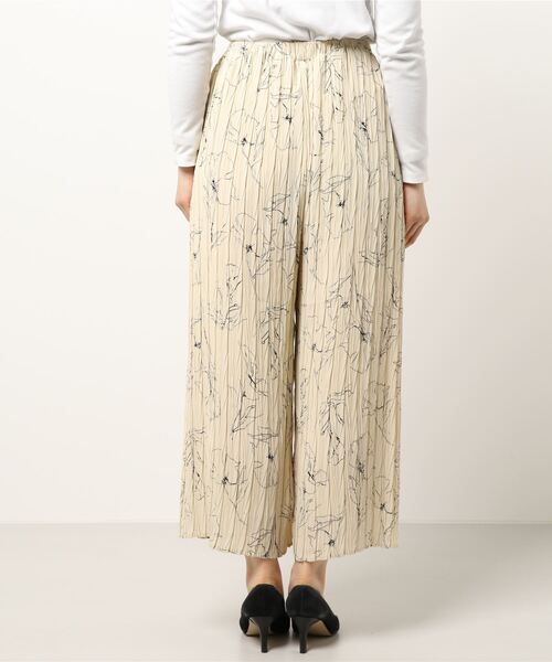 Te chichi TERRASSE(テチチテラス)の「柄アソートプリーツ加工パンツ(その他パンツ・レディース・ベージュ/ネイビー/ブラック/グリーン・フリ-)」の6枚目の写真