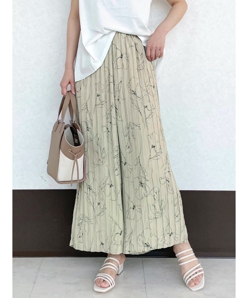 Te chichi TERRASSE(テチチテラス)の「柄アソートプリーツ加工パンツ(その他パンツ・レディース・ベージュ/ネイビー/ブラック/グリーン・フリ-)」の1枚目の写真