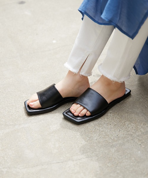 CIAOPANIC TYPY(チャオパニックティピー)の「スクエアトゥフラットサンダル(サンダル・レディース・ブラック/ブラウン/ゴールド/ブルー・38/36/37)」の16枚目の写真