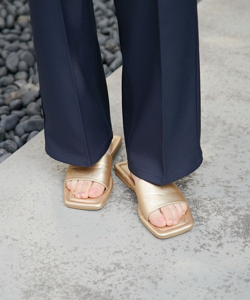 CIAOPANIC TYPY(チャオパニックティピー)の「スクエアトゥフラットサンダル(サンダル・レディース・ブラック/ブラウン/ゴールド/ブルー・38/36/37)」の5枚目の写真