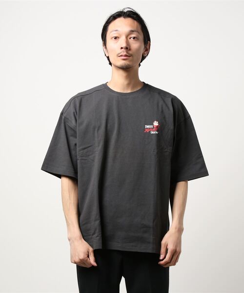 LB/S （エルビーエス）の「【Kellogg 's/ケロッグ 】サガラ刺繍　ビッグシルエット　バックプリント　ブランドロゴ　Tシャツ（Tシャツ/カットソー・メンズ・チャコールグレー/ホワイト/イエロー・LARGE/MEDIUM）」の5枚目の写真