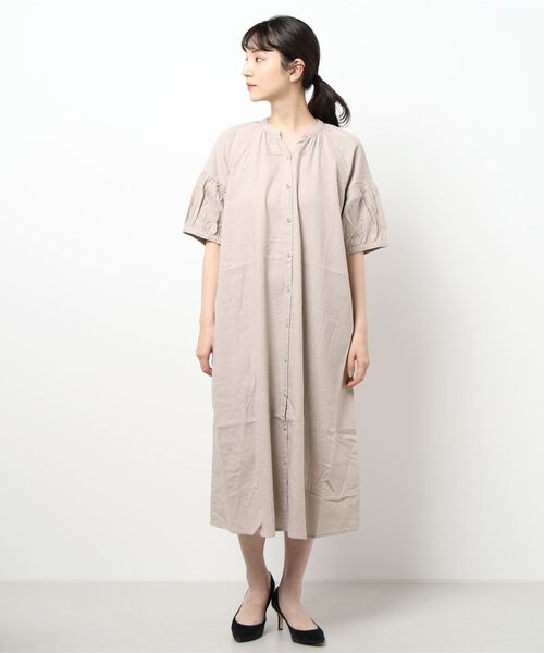 Samansa Mos2(サマンサ モスモス)の「接触冷感バルーンスリーブギャザーワンピース(ワンピース・レディース・ブラウン/チャコール/イエロー/ベージュ・フリ-)」の10枚目の写真