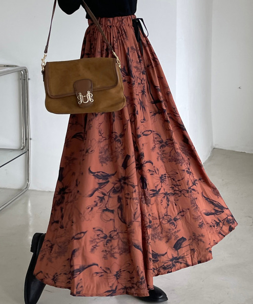 emi+（エミプラス）の「花柄フレアロングスカート（スカート・レディース・ホワイト/ブラック/チャコールグレー/ライトブルー/ベージュ/ライトグリーン/ブラウン・FREE）」の20枚目の写真