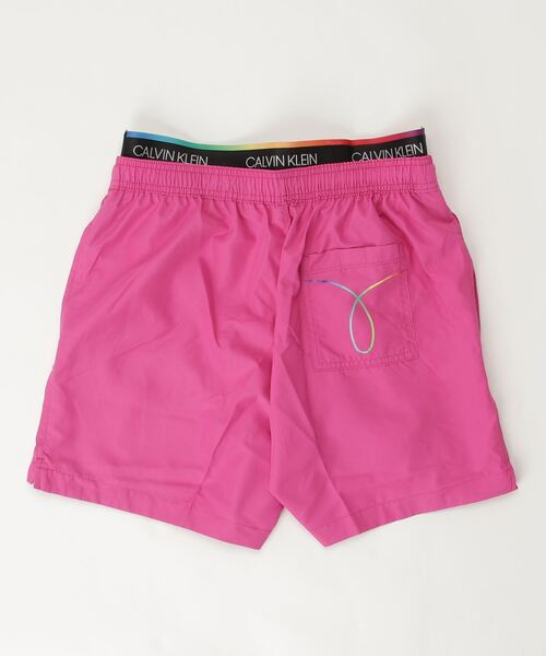 Calvin Klein(カルバン・クライン)の「CK PRIDE ミディアム ダブル スイム パンツ(水着・メンズ・ブラック/ピンク・S/M/L/XL)」の3枚目の写真