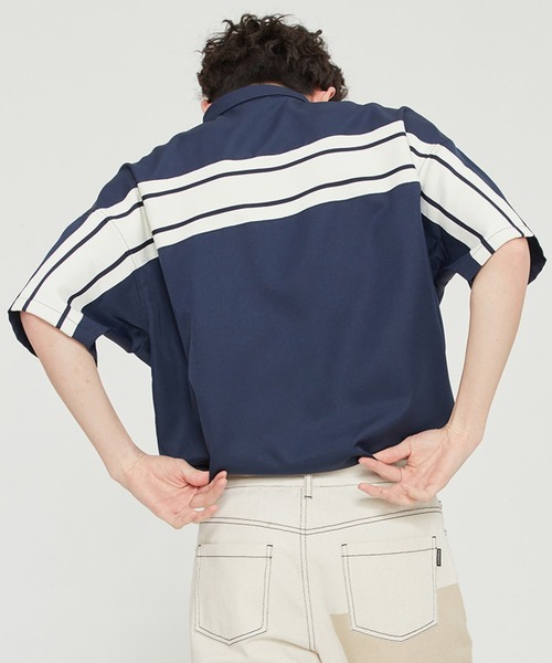 ROMANTIC CROWN(ロマンティッククラウン)の「『ROMANTIC CROWN』BACK LINE HALF SHIRT/バックライン 半袖シャツ(シャツ/ブラウス・レディース・ホワイト/ネイビー/アイボリー・M)」の3枚目の写真