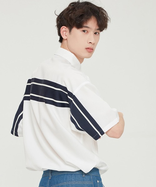 ROMANTIC CROWN(ロマンティッククラウン)の「『ROMANTIC CROWN』BACK LINE HALF SHIRT/バックライン 半袖シャツ(シャツ/ブラウス・レディース・ホワイト/ネイビー/アイボリー・M)」の2枚目の写真