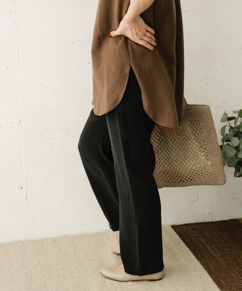 URBAN RESEARCH DOORS（アーバンリサーチドアーズ）の「『セットアップ対応』キュプラドロストイージーパンツ（その他パンツ・レディース・ブラック/グリーン・38/36）」の3枚目の写真