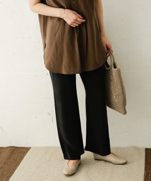 URBAN RESEARCH DOORS（アーバンリサーチドアーズ）の「『セットアップ対応』キュプラドロストイージーパンツ（その他パンツ・レディース・ブラック/グリーン・38/36）」の4枚目の写真