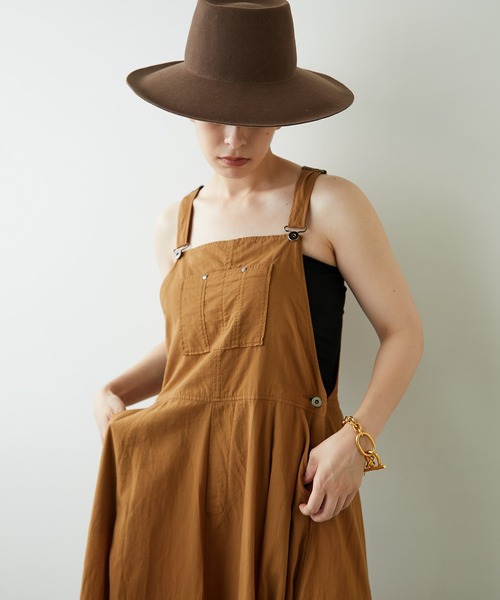 Whim Gazette（ウィムガゼット）の「製品染めジャンパースカート（ジャンパースカート・レディース・キャメル/チャコールグレー・FREE）」の14枚目の写真