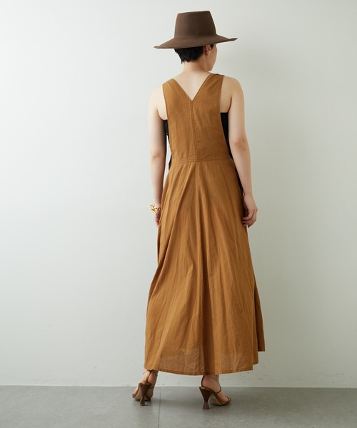 Whim Gazette（ウィムガゼット）の「製品染めジャンパースカート（ジャンパースカート・レディース・キャメル/チャコールグレー・FREE）」の8枚目の写真
