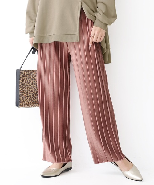 osharewalker(オシャレウォーカー)の「【廃盤】『ベロアプリーツワイドパンツ』(その他パンツ・レディース・ブルーグリーン/チャコール/ピンク・1/2)」の1枚目の写真