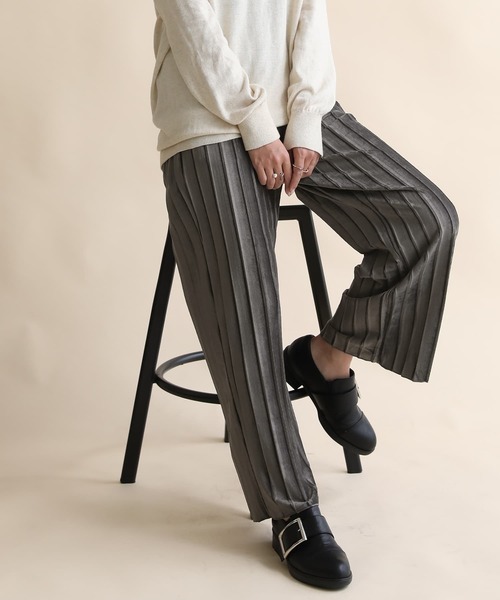 osharewalker(オシャレウォーカー)の「【廃盤】『ベロアプリーツワイドパンツ』(その他パンツ・レディース・ブルーグリーン/チャコール/ピンク・1/2)」の2枚目の写真