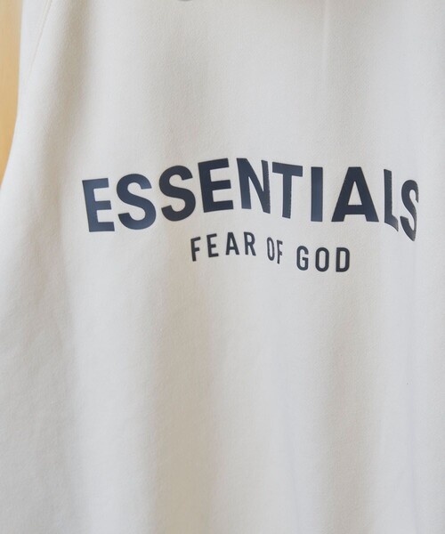 Firsthand(ファーストハンド)の「FOG ESSENTIALS/エフオージーエッセンシャルズ バックプリント プルオーバーフーディ(パーカー・メンズ・ブラック/オフホワイト/オリーブ/キャメル・S/M/L/XL)」の5枚目の写真