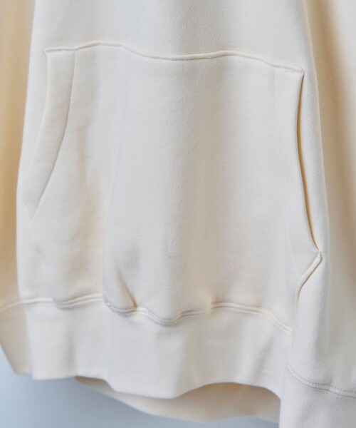 Firsthand(ファーストハンド)の「FOG ESSENTIALS/エフオージーエッセンシャルズ バックプリント プルオーバーフーディ(パーカー・メンズ・ブラック/オフホワイト/オリーブ/キャメル・S/M/L/XL)」の17枚目の写真