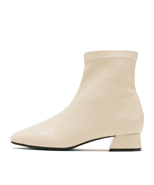 grandfleur（グランドフルール）の「【S～3L】スクエアトゥローヒールストレッチショートブーツ（ブーツ・レディース・ブラック/ダークブラウン/ベージュ系その他/アイボリー・3L/L/S/LL/M）」の17枚目の写真