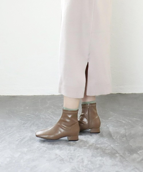grandfleur（グランドフルール）の「【S～3L】スクエアトゥローヒールストレッチショートブーツ（ブーツ・レディース・ブラック/ダークブラウン/ベージュ系その他/アイボリー・3L/L/S/LL/M）」の18枚目の写真