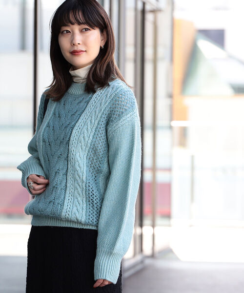 Ray BEAMS(レイビームス)の「Ray BEAMS / ケーブル キリカエ クルーネック ニット(ニット/セーター・レディース・オフホワイト/ライトブルー・ONE SIZE)」の5枚目の写真
