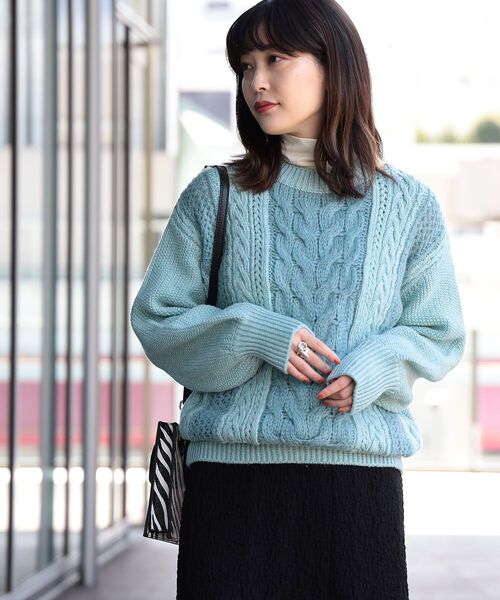 Ray BEAMS(レイビームス)の「Ray BEAMS / ケーブル キリカエ クルーネック ニット(ニット/セーター・レディース・オフホワイト/ライトブルー・ONE SIZE)」の8枚目の写真